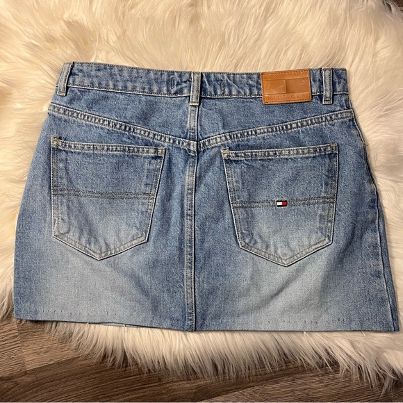 Tommy Hilfiger skirt - Picture 3 of 3